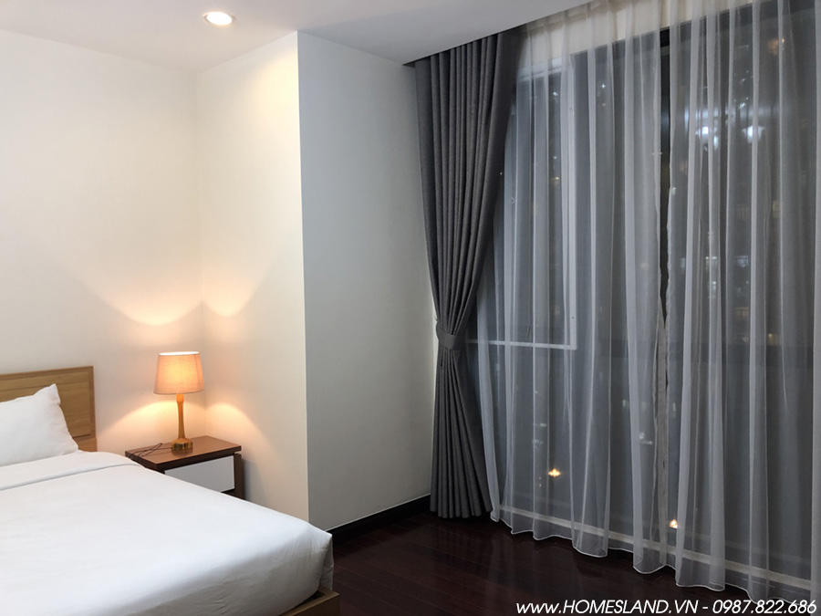 Phòng ngủ 2 - căn hộ Royal City đủ đồ cho thuê 3 phòng.