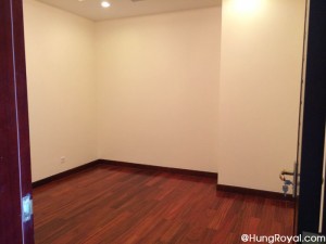 Phòng ngủ nhỏ - căn hộ R5 112m2 không đồ