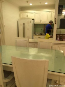 Không gian bếp (2) chung cư Royal City R1 111m2 đủ đồ