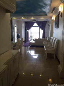Không gian phòng khách Royal City 111m2 đủ đồ