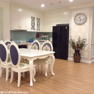 Không gian bếp + Bàn ăn - căn hộ tòa R6 Royal City