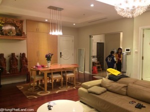 Phòng khách căn hộ Royal City R1 115m2 - nhà đã sửa đẹp