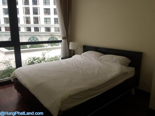 Phòng ngủ Master - căn hộ 181m2 Royal City đủ đồ 3 ngủ