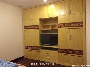 chung-cu-royal-city-R1-145m2-3-ngu-du-do---tu-quan-ao