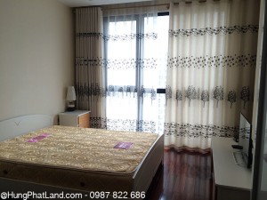 Giường phòng ngủ lớn Royal City