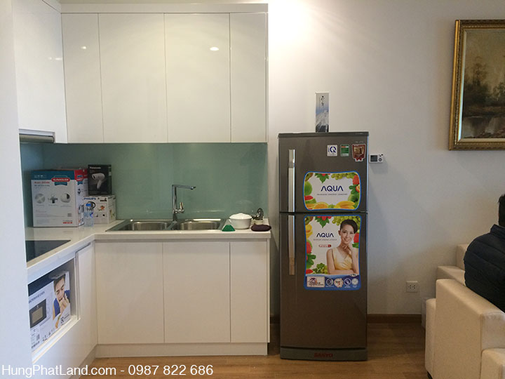 Bếp, tủ lạnh căn hộ R6 55m2 Royal City