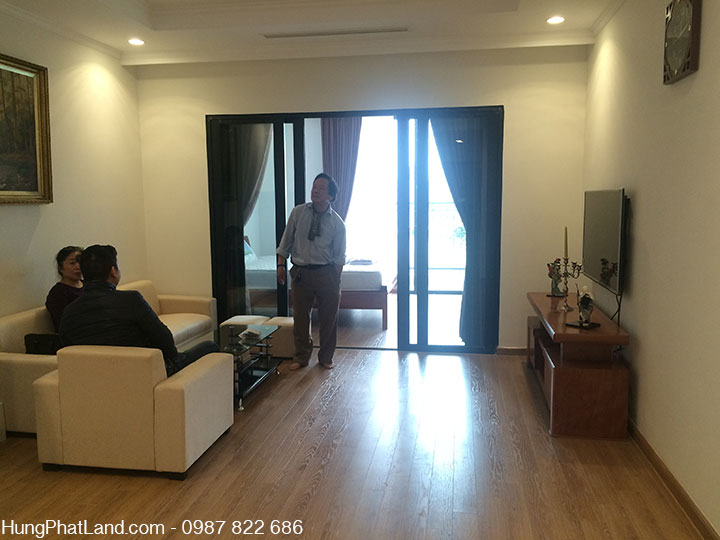 Phòng khách căn hộ Royal City R6 55m2