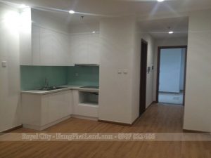 Bếp căn hộ Royal City R6 55m2 không đồ