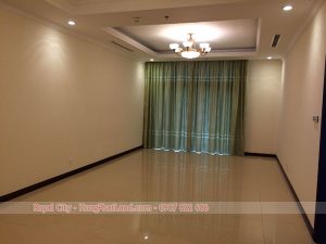 Phòng khách căn hộ Royal City R1 3 ngủ không đồ