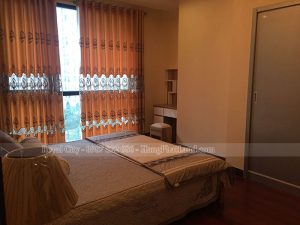 Phòng ngủ lớn Royal City R4 105m2