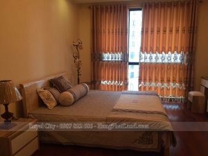 Phòng ngủ lớn chung cư Royal City R4 105m2