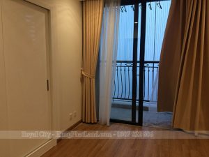 Phòng ngủ RoyalCity R6 không đồ