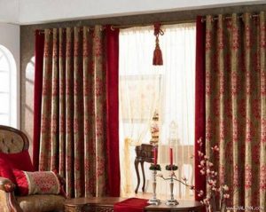 Rèm cửa là đồ dùng hữu ích để ngăn hơi lạnh.