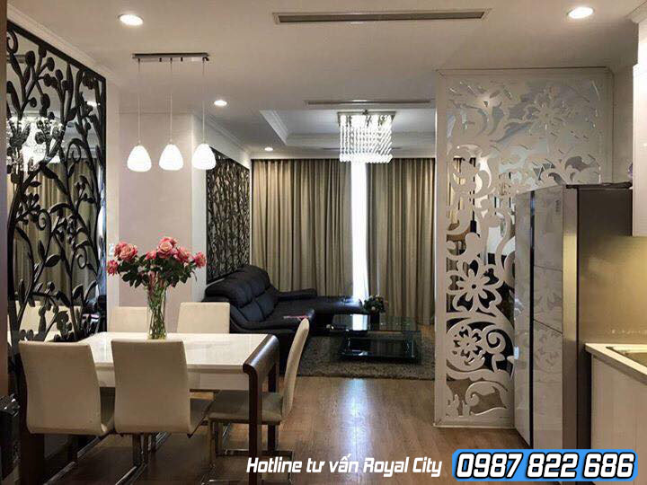 Phòng khách căn hộ Royal City R6 cho thuê