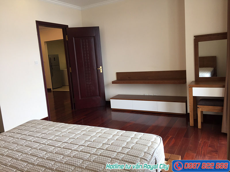 Phòng ngủ 2 - tại căn hộ Royal City 140m2 toà R5.