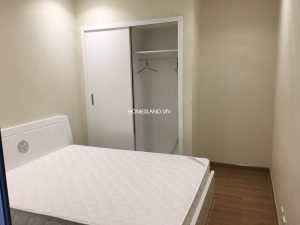 Phòng ngủ nhỏ: căn hộ 70m2 R6 Royal City